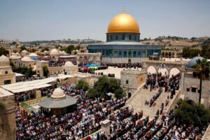 تحذير من تزايد القيود على المسلمين في المسجد الأقصى وتهديد الوضع القائم